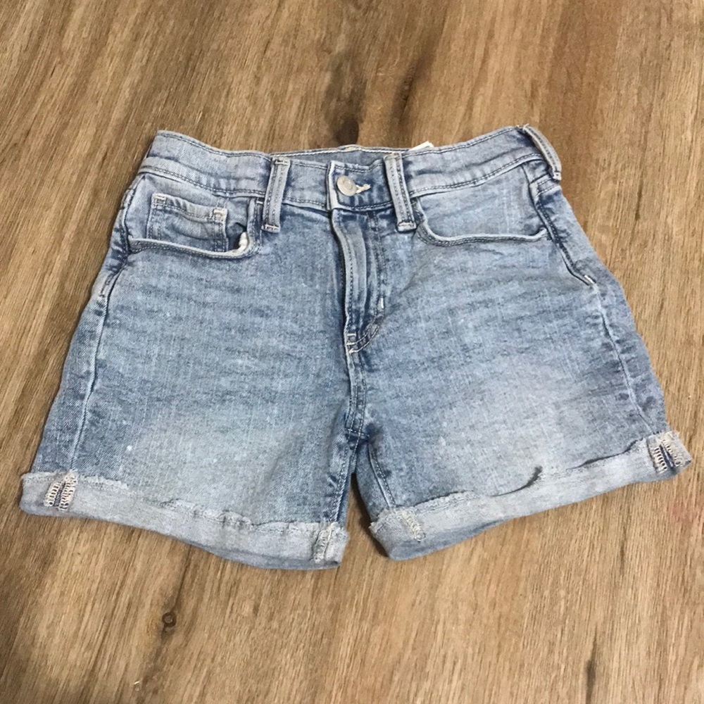 Cute blue denim jean shorts from old navy